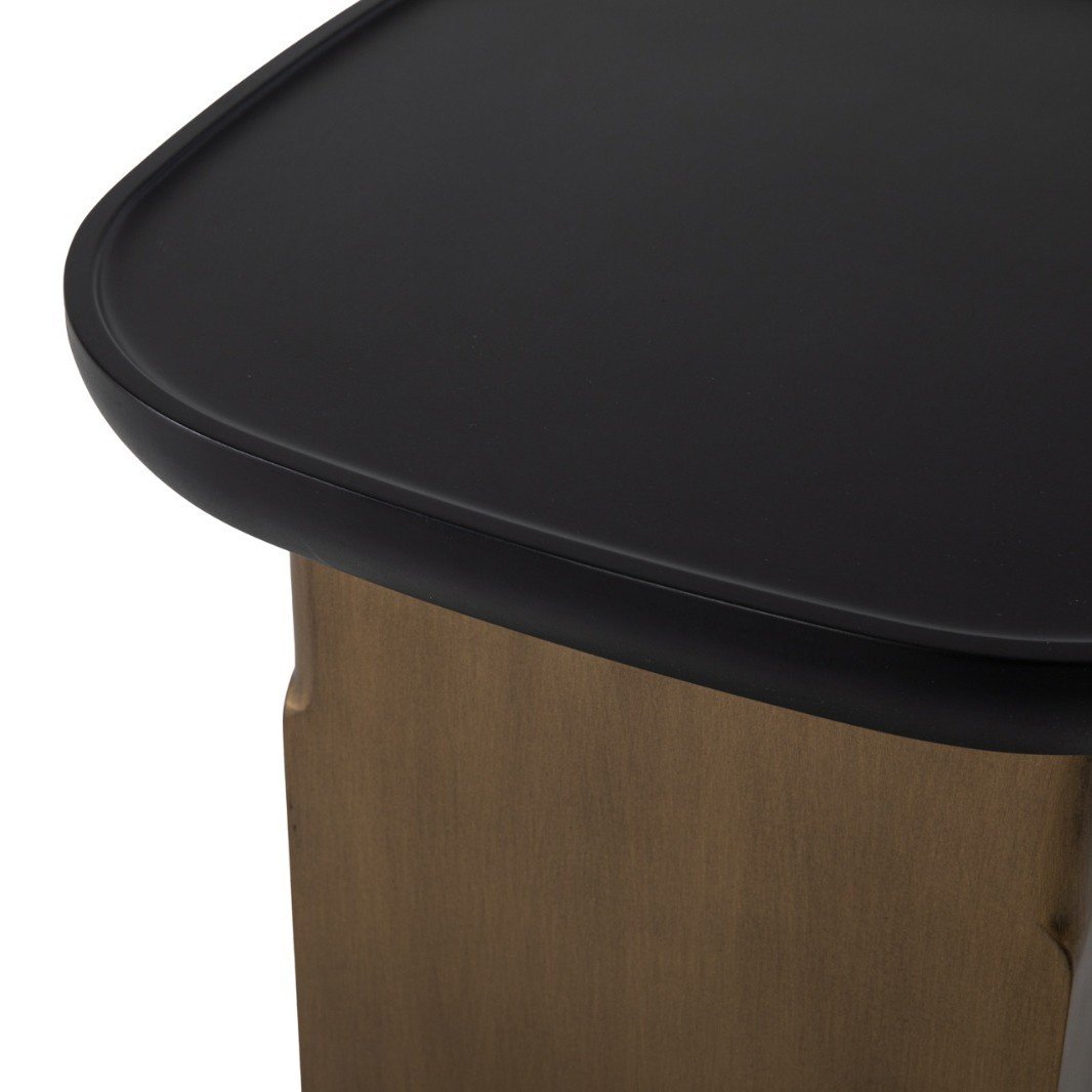 Quadro Center Table