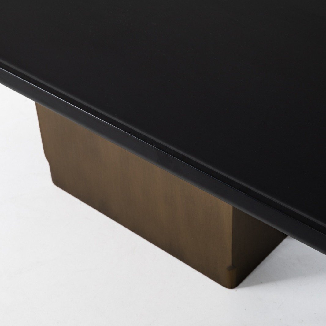 Quadro Center Table