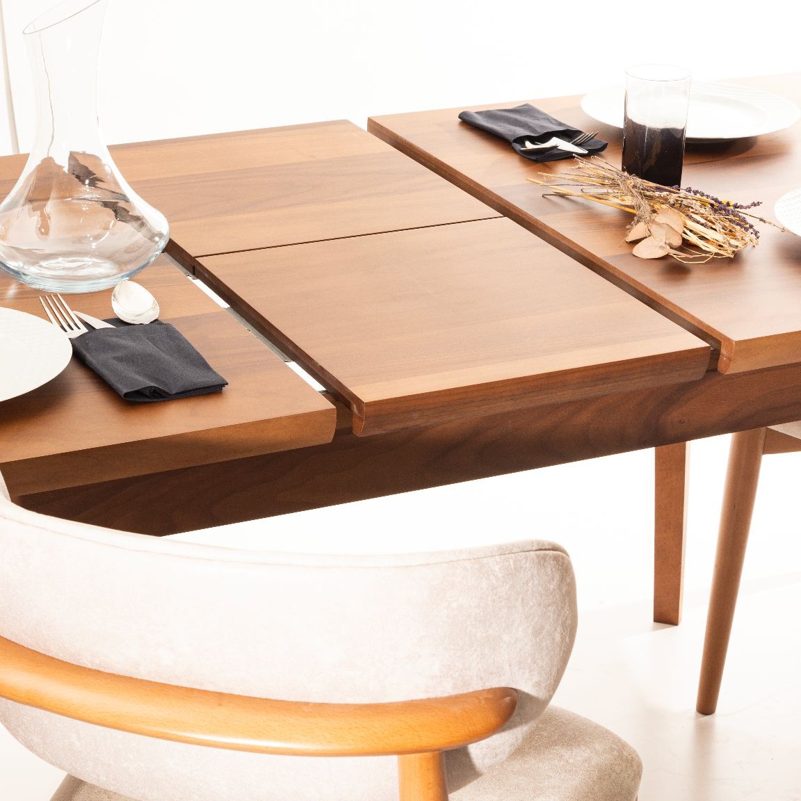 Vita Dining Table