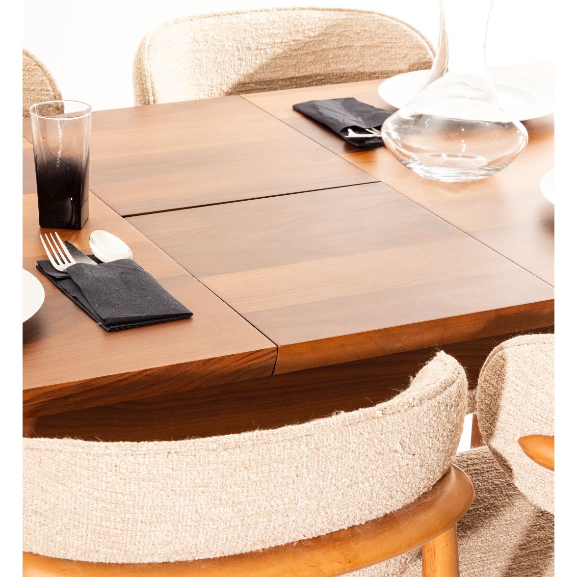 Molto Dining Table