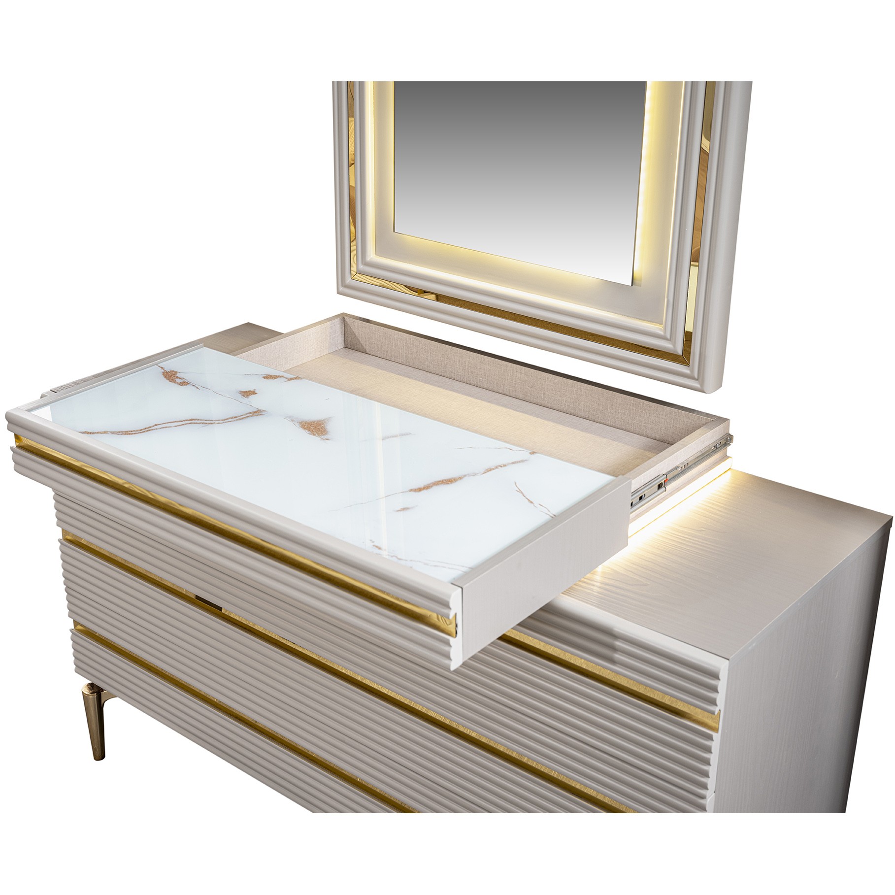 Style Gucci Dresser With Mirror