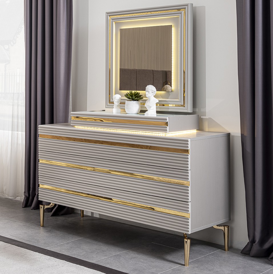 Style Gucci Dresser With Mirror