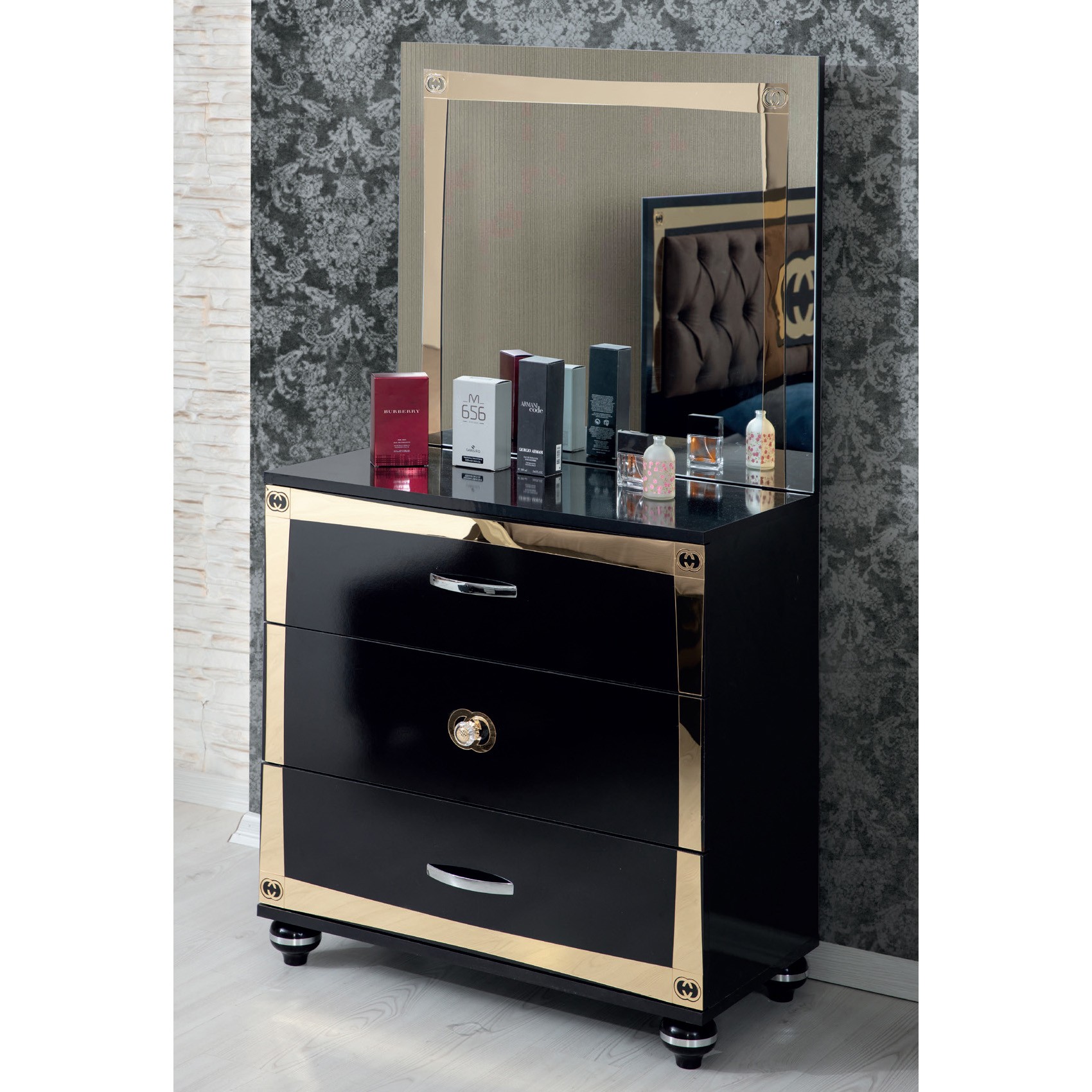 Gusto Dresser With Mirror