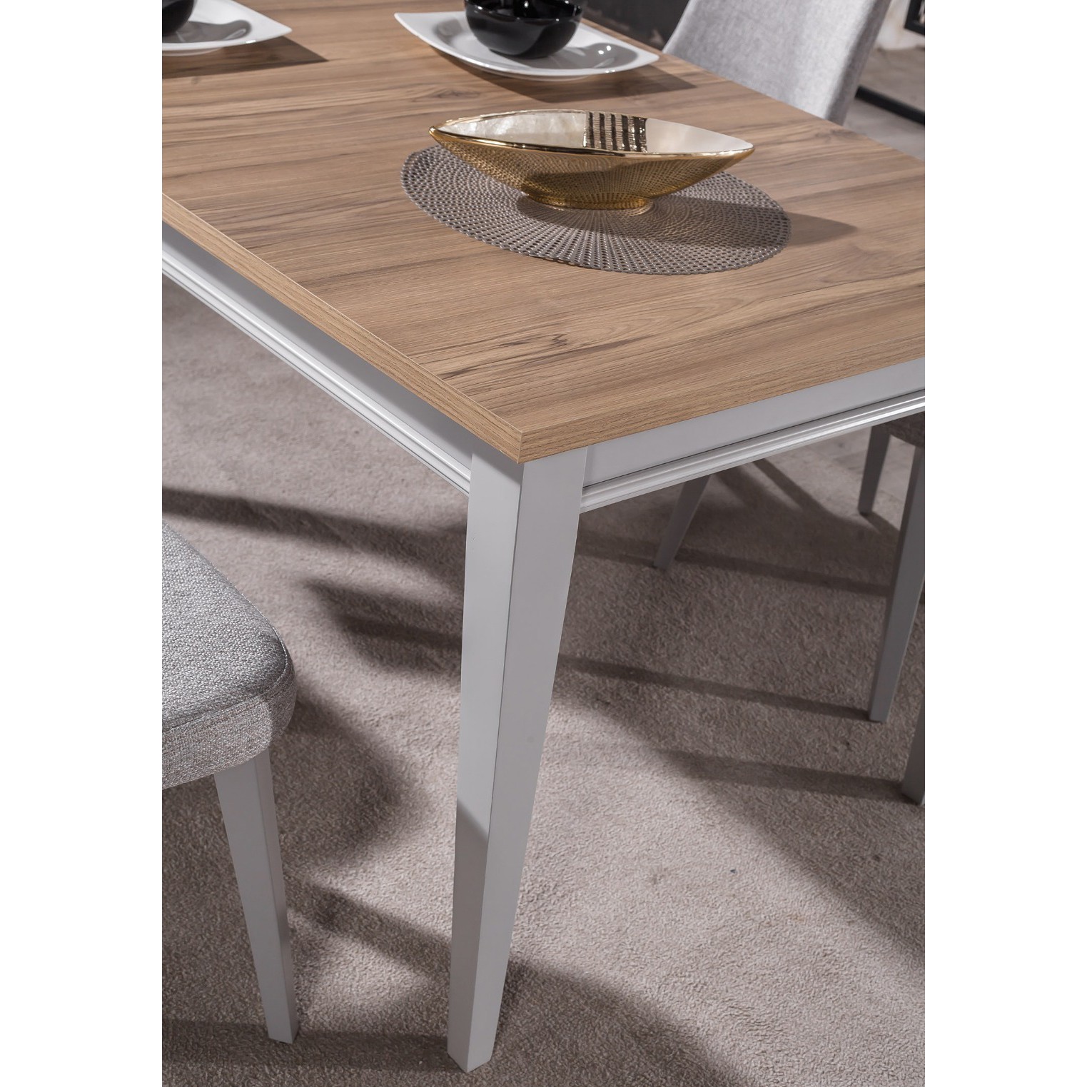 Respiro Dining Table