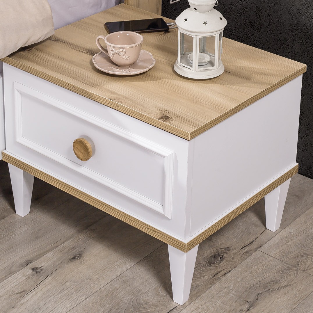 Legna Nightstand