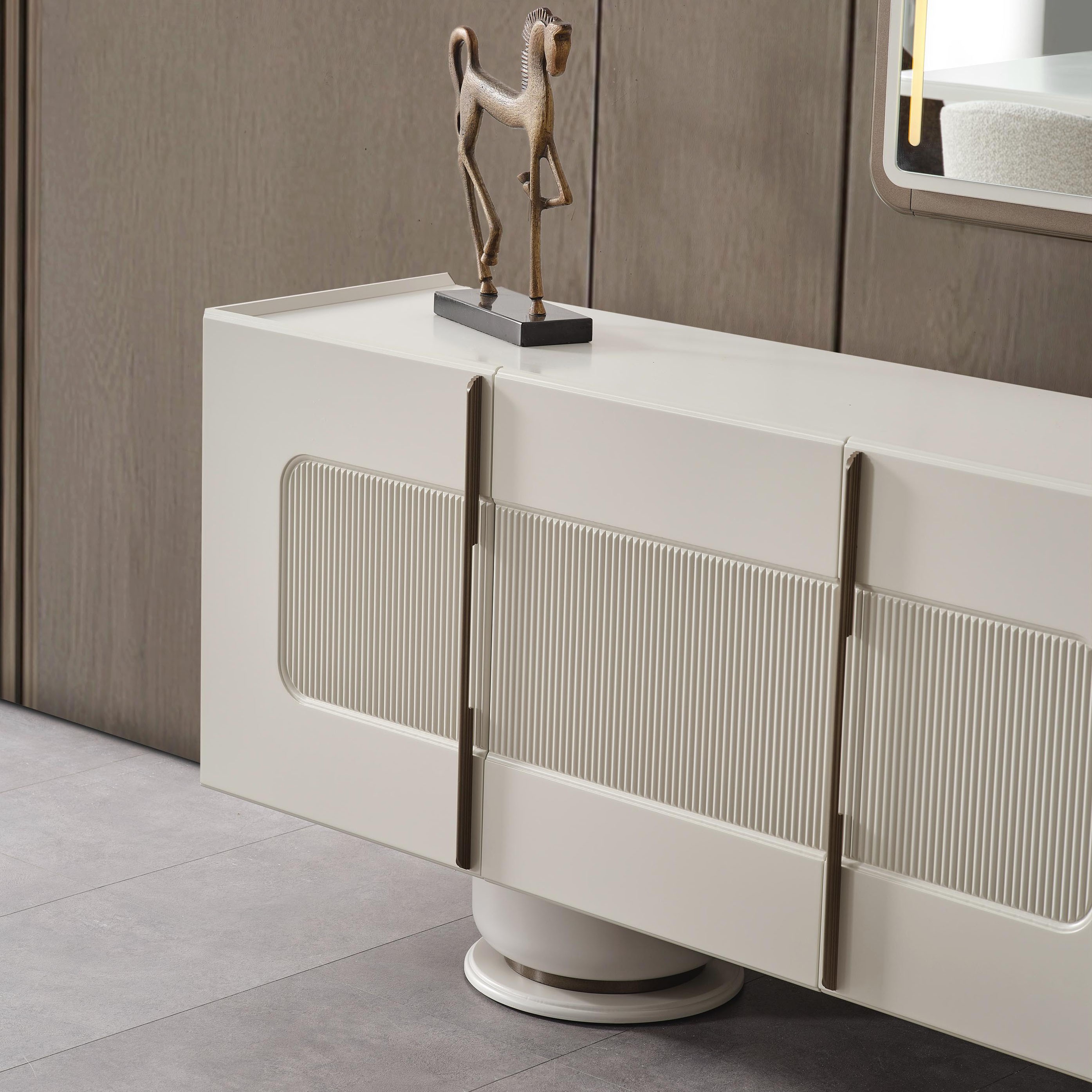 Cenova Console + Mirror